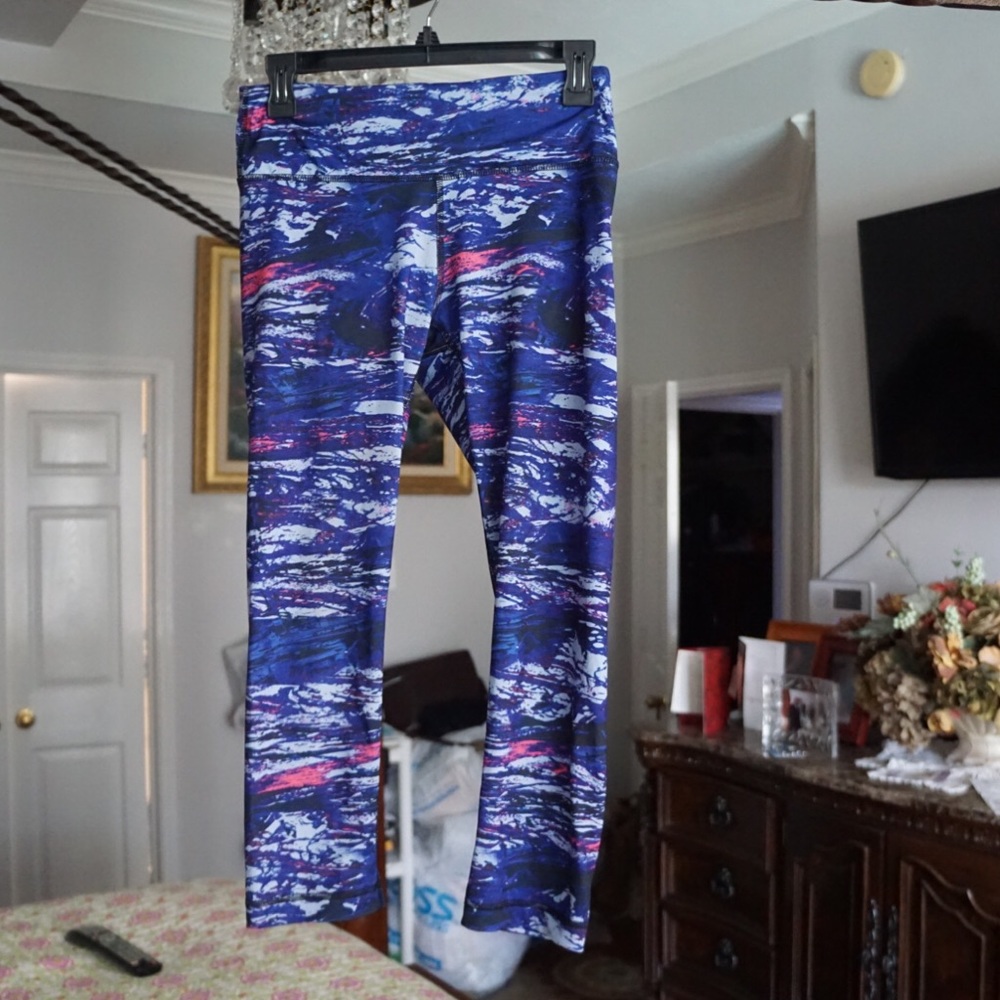 Paint Splatter Pattern Capri Leggings